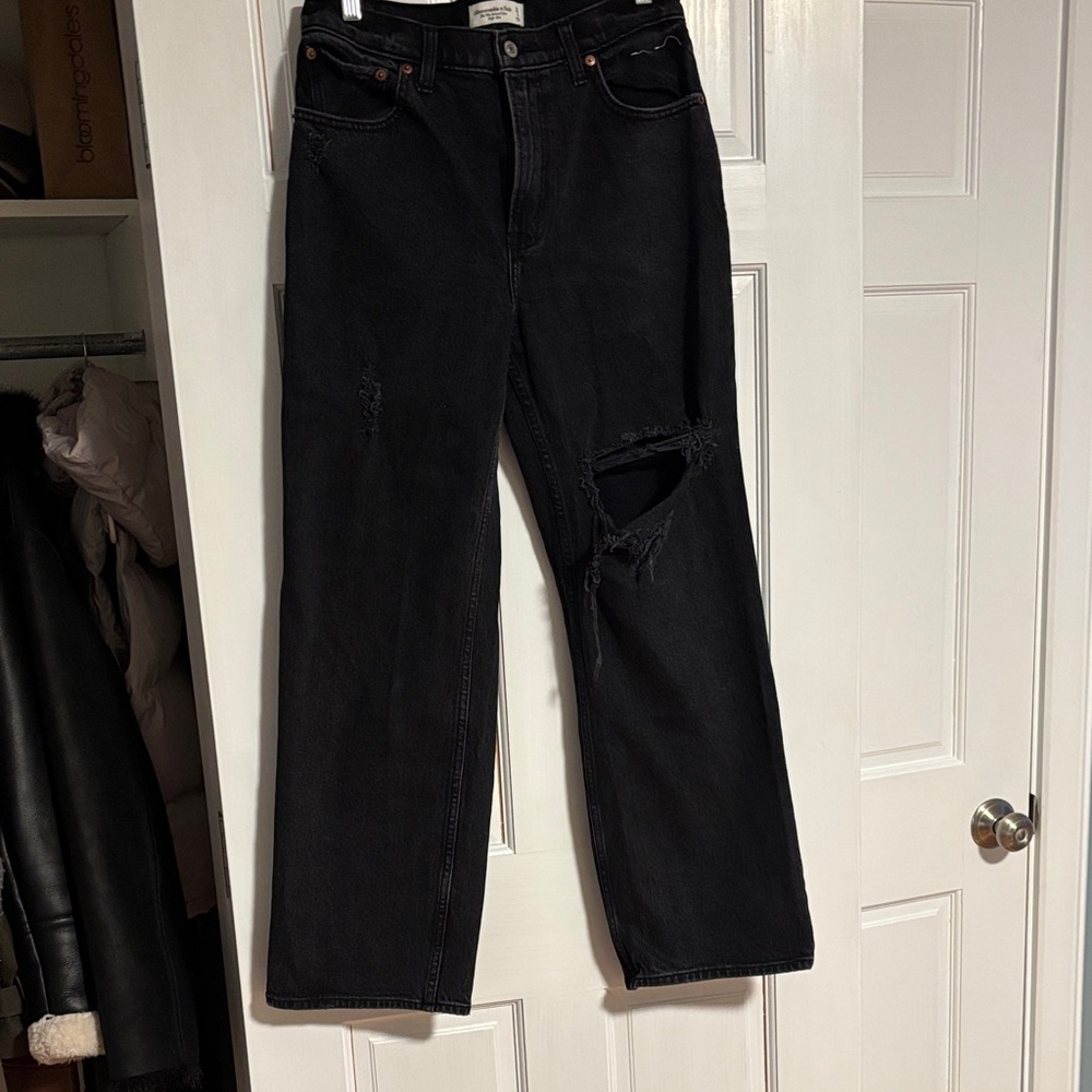 Abercrombie 90’s High Rise Relaxed Jeans